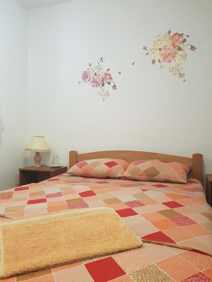 Pansion Lug Hotel Beograd Eksteriør billede
