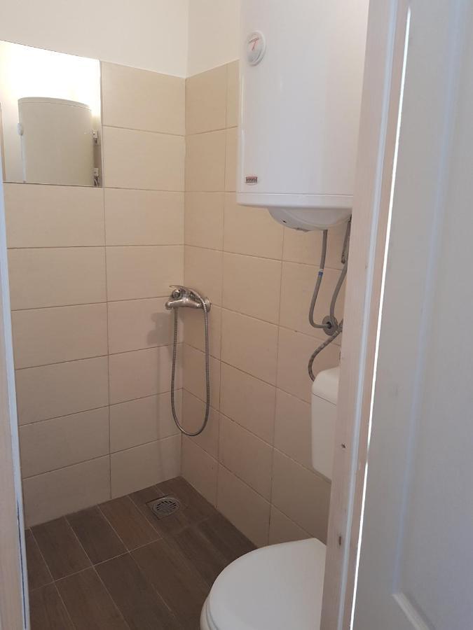 Pansion Lug Hotel Beograd Eksteriør billede