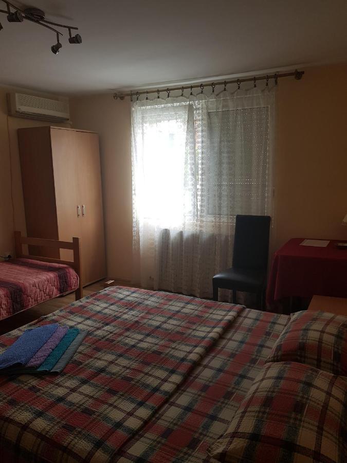 Pansion Lug Hotel Beograd Eksteriør billede