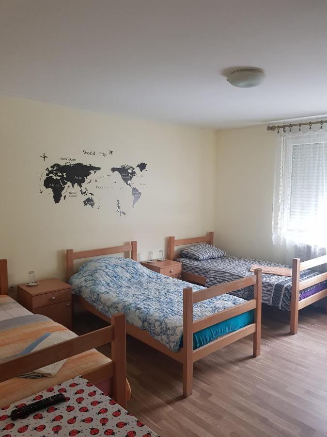 Pansion Lug Hotel Beograd Eksteriør billede